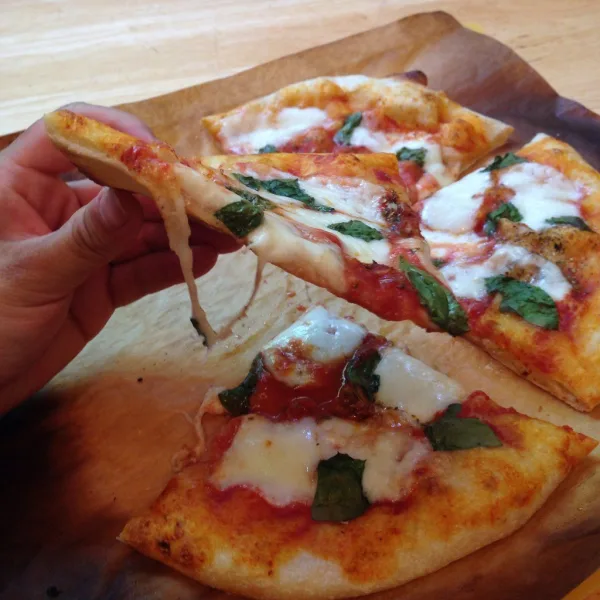 Margherita, straight from the oven
